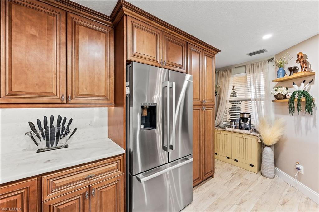 HUNTINGTON LAKES - Residential