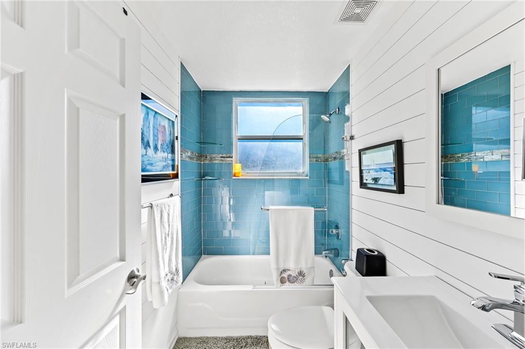 HUNTINGTON LAKES - Residential