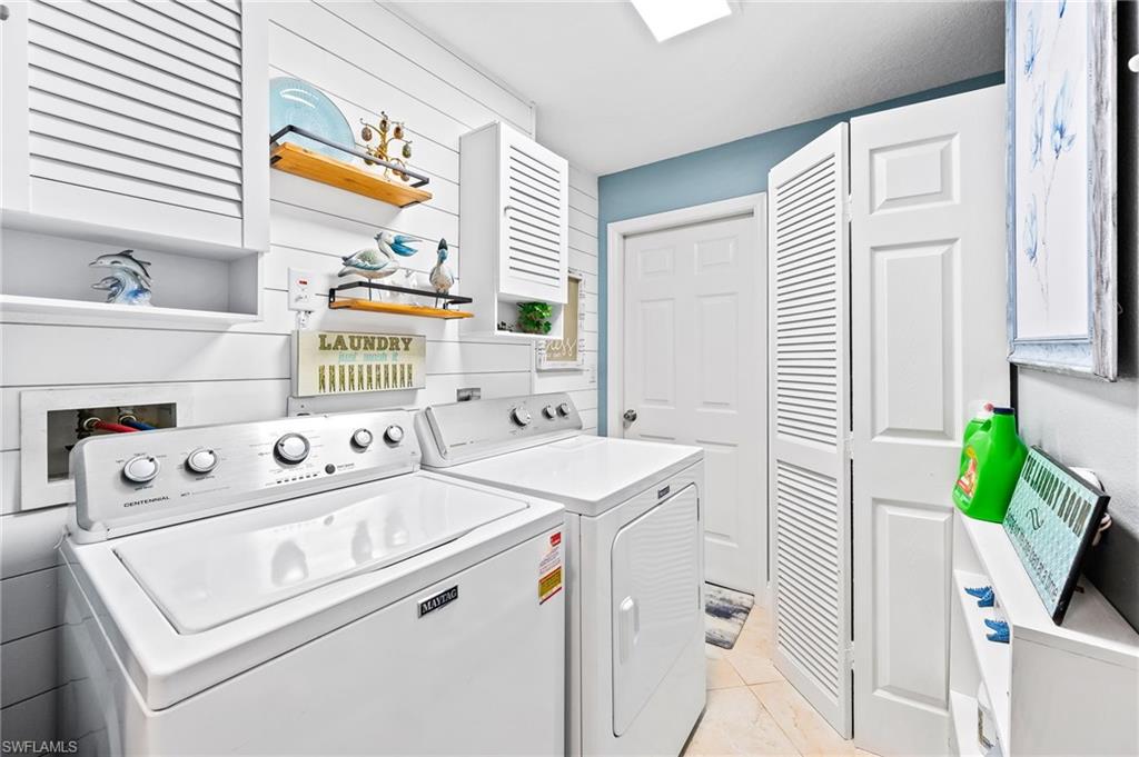 HUNTINGTON LAKES - Residential