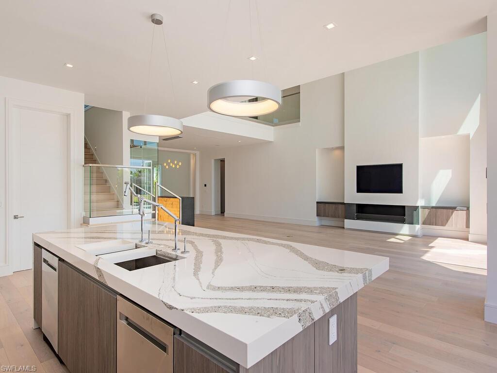 ROYAL HARBOR - Residential