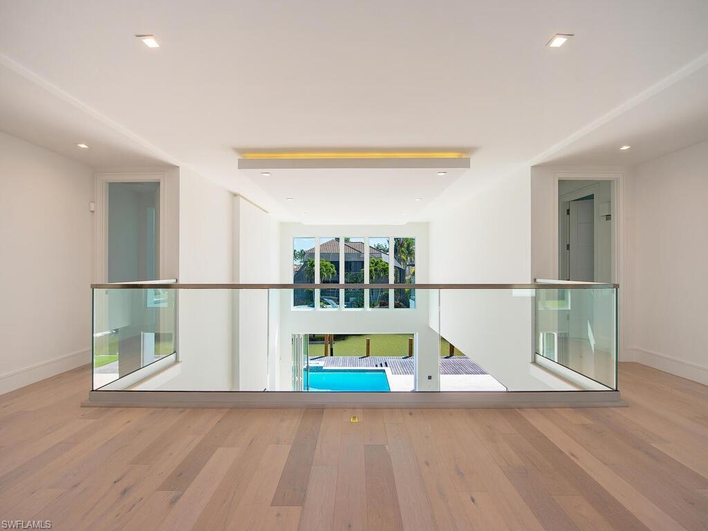 ROYAL HARBOR - Residential