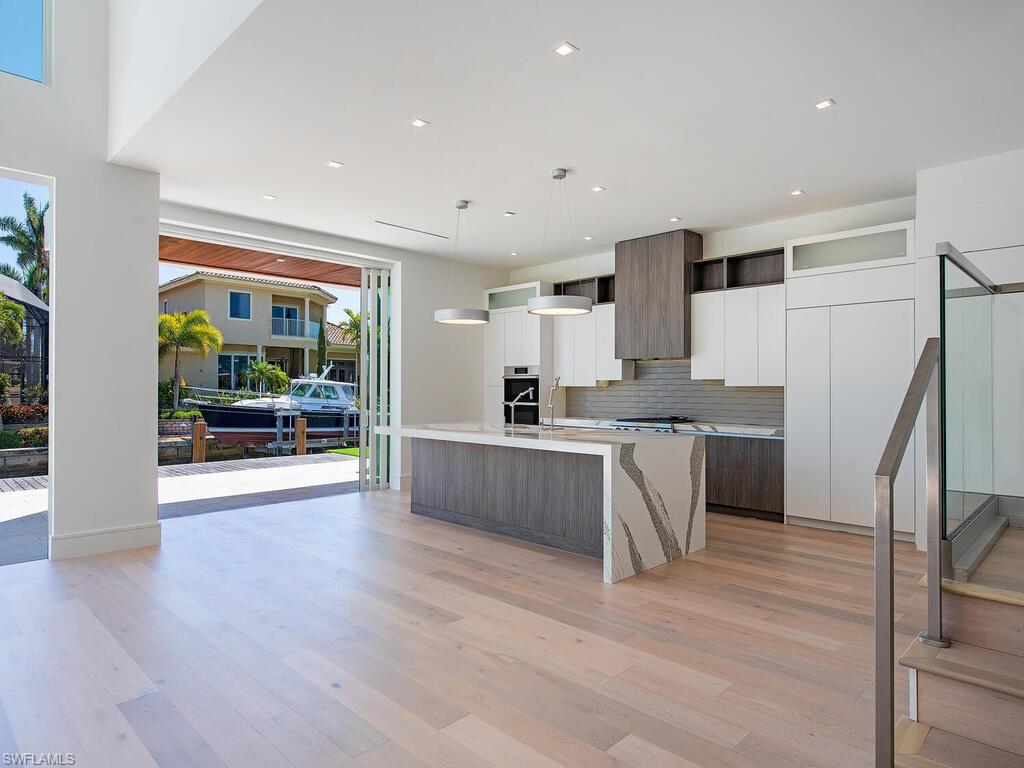 ROYAL HARBOR - Residential