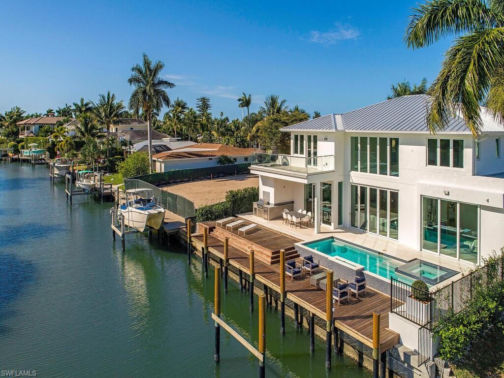 ROYAL HARBOR - Residential