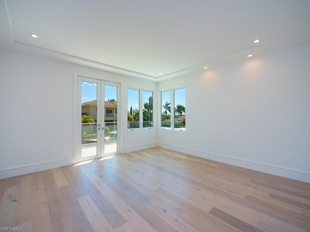 ROYAL HARBOR - Residential