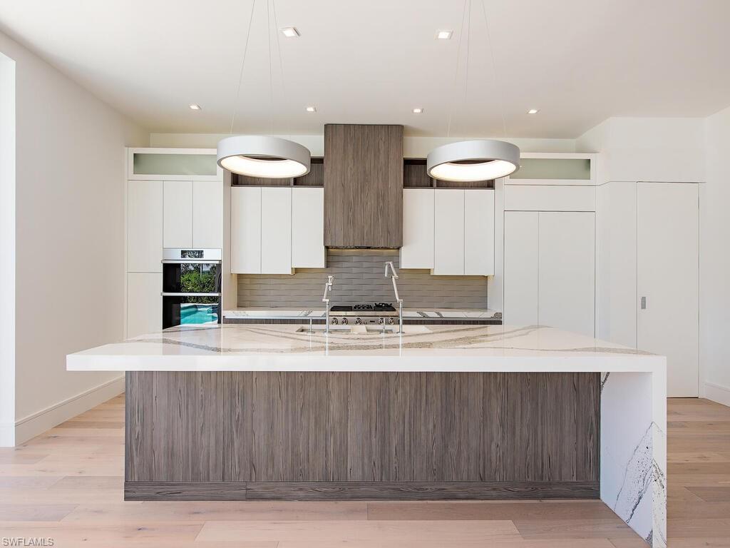 ROYAL HARBOR - Residential