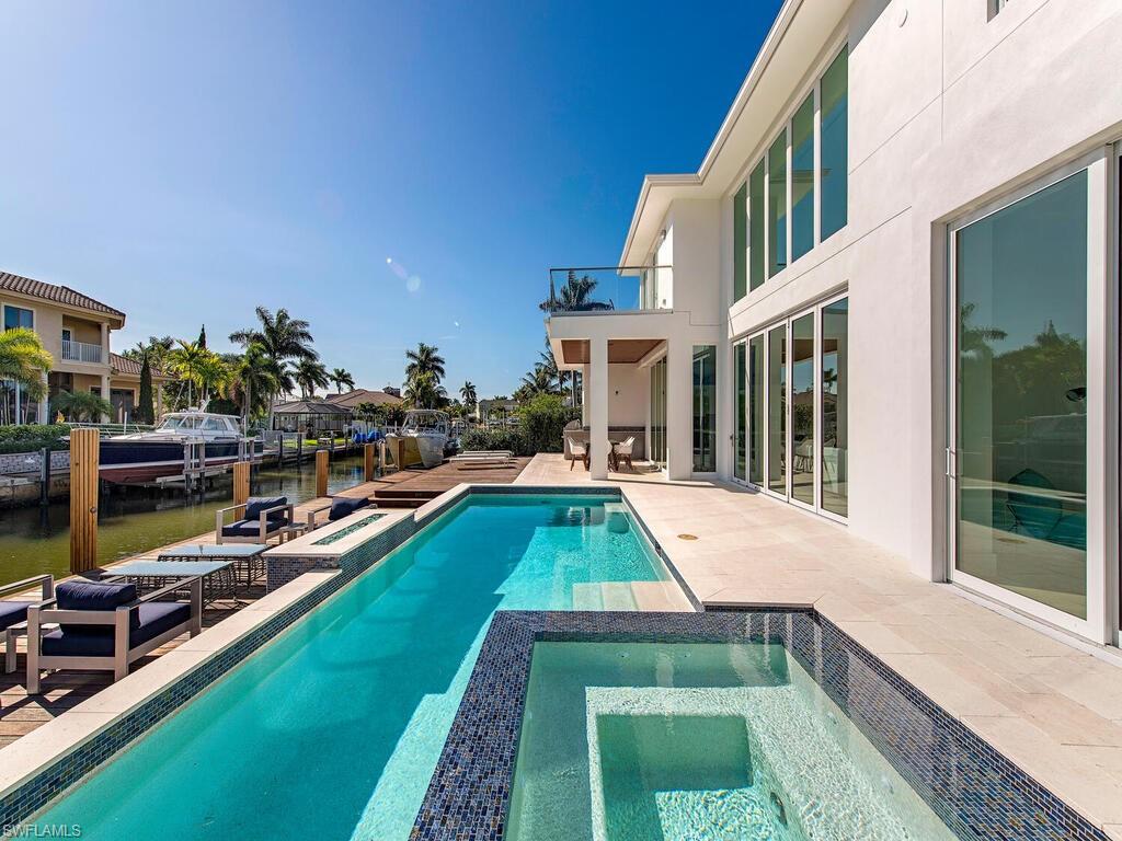 ROYAL HARBOR - Residential