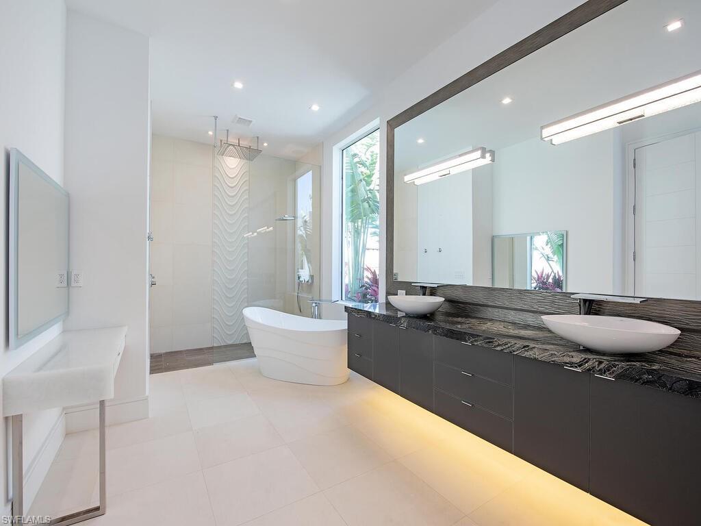 ROYAL HARBOR - Residential