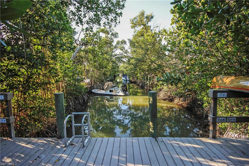 CAPTAINS WALK - Residential