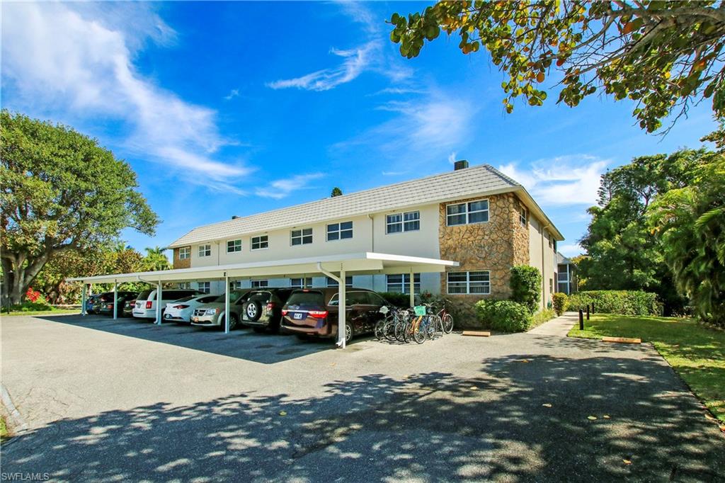 CAPTAINS WALK - Residential