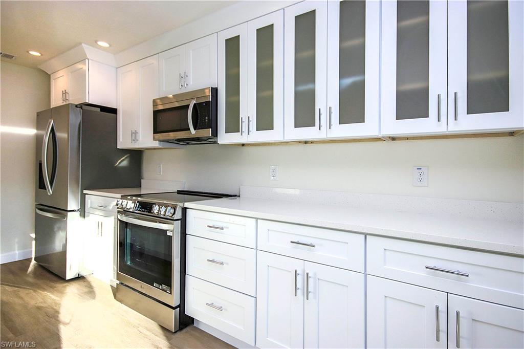 CAPTAINS WALK - Residential