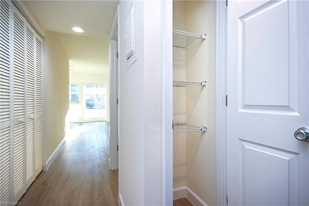 CAPTAINS WALK - Residential