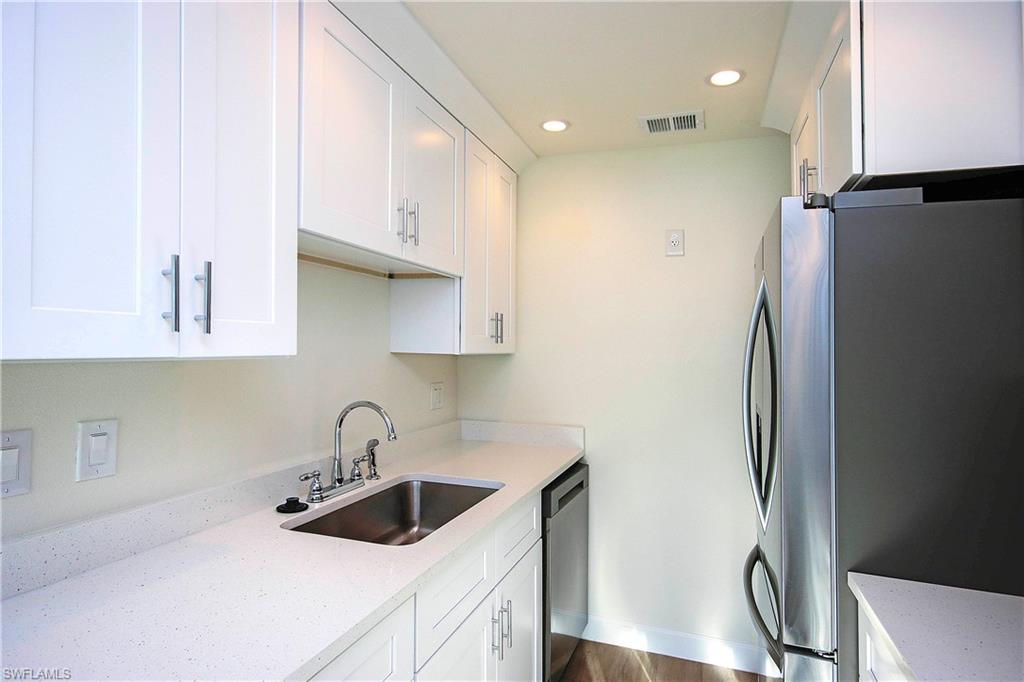 CAPTAINS WALK - Residential