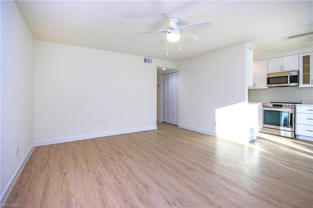 CAPTAINS WALK - Residential