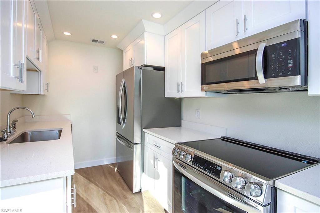 CAPTAINS WALK - Residential