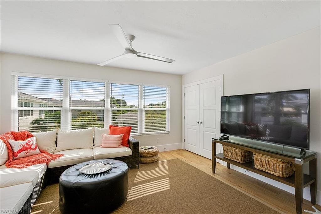 SHORE CLUB - Residential