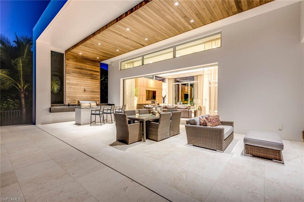 MOORINGS - Residential