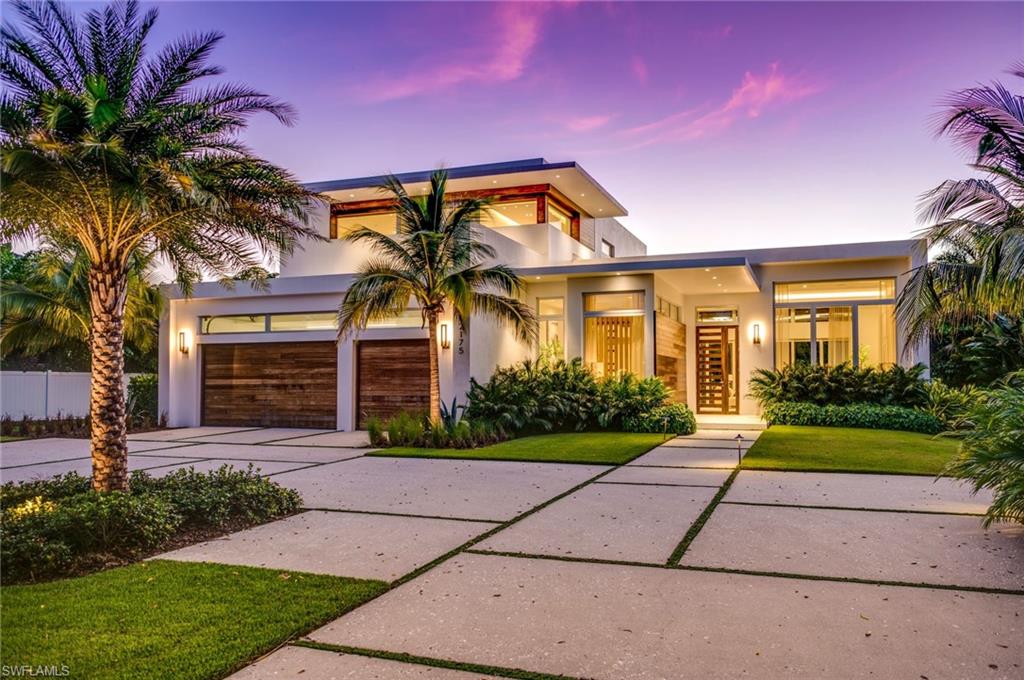 MOORINGS - Residential