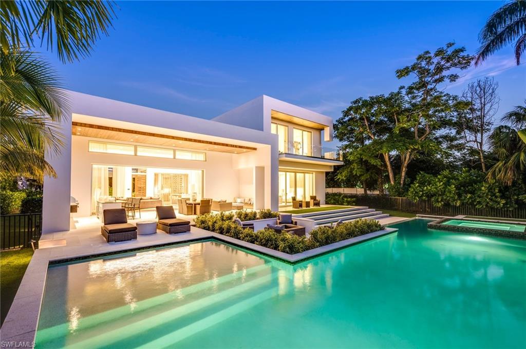 MOORINGS - Residential