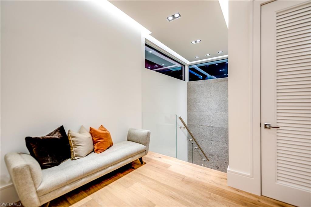 MOORINGS - Residential