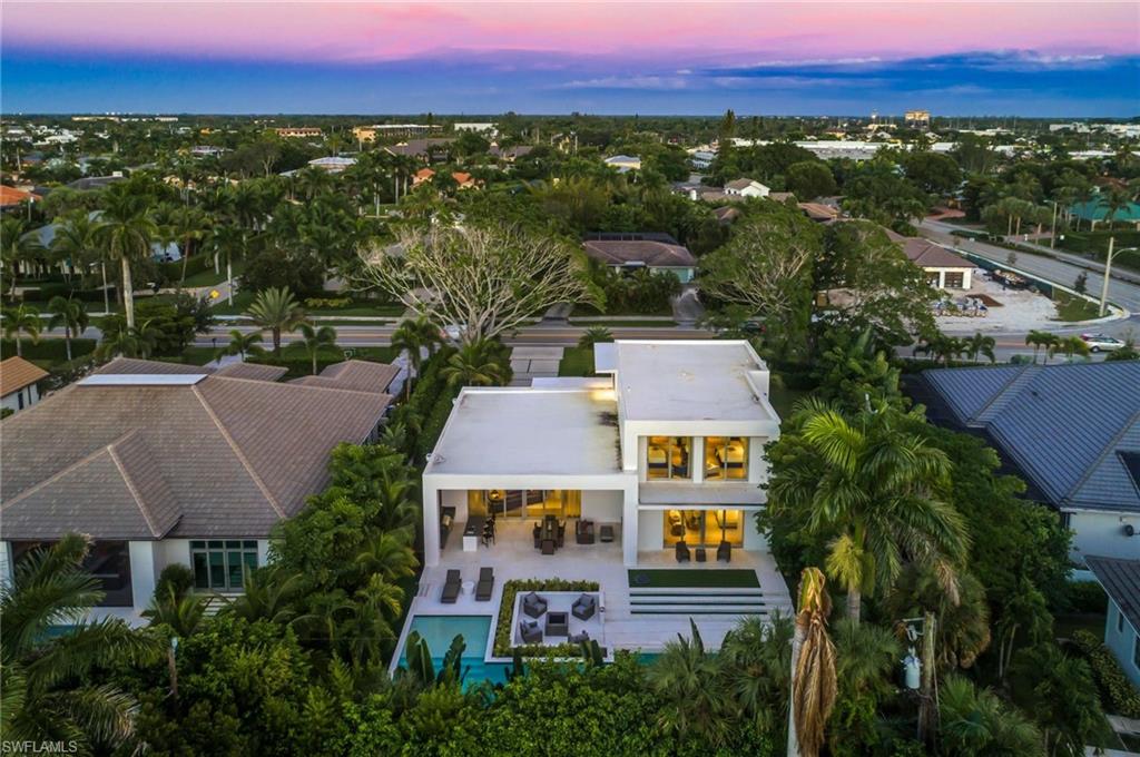 MOORINGS - Residential