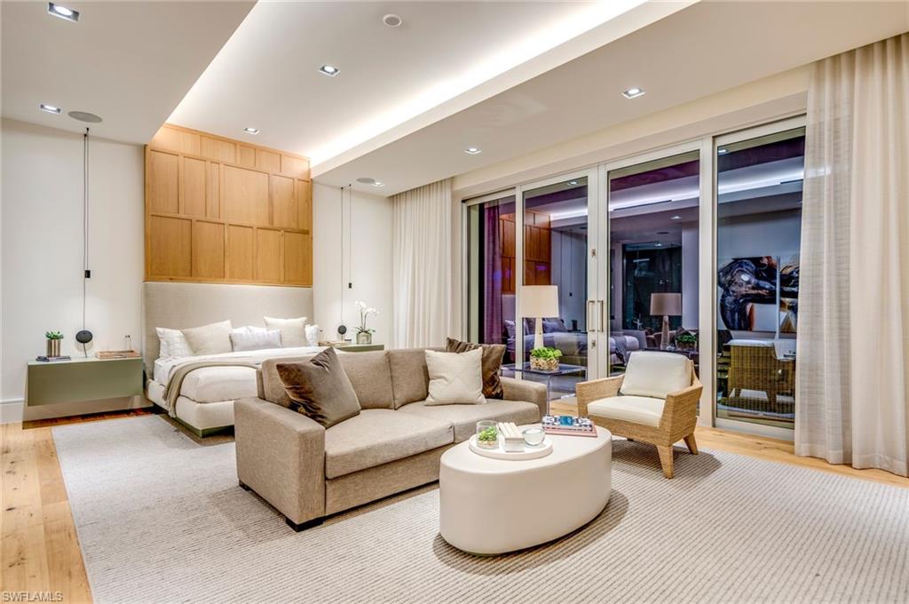 MOORINGS - Residential