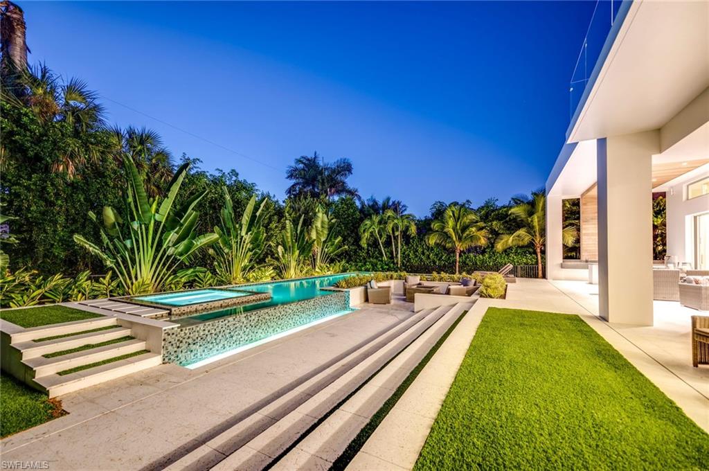 MOORINGS - Residential