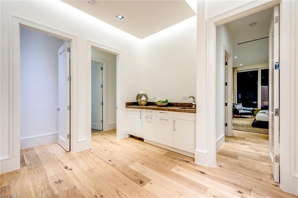 MOORINGS - Residential