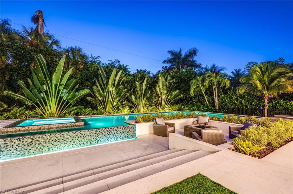 MOORINGS - Residential