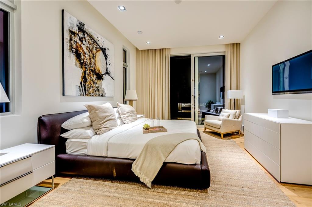 MOORINGS - Residential