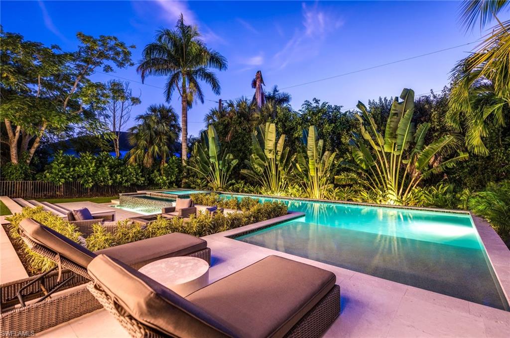 MOORINGS - Residential