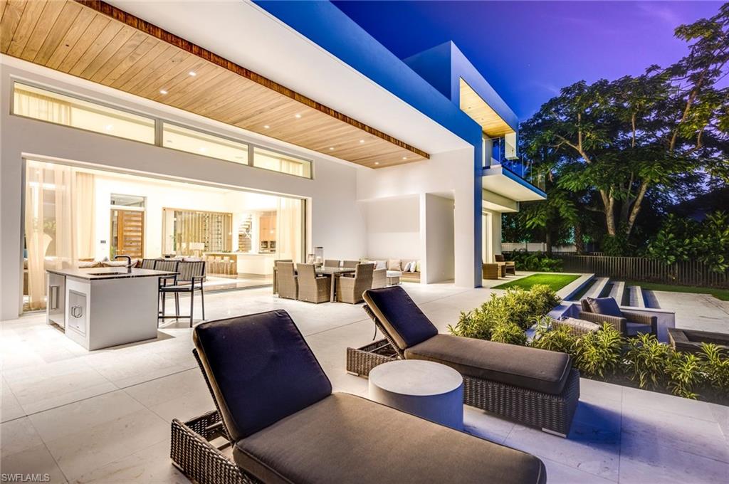 MOORINGS - Residential