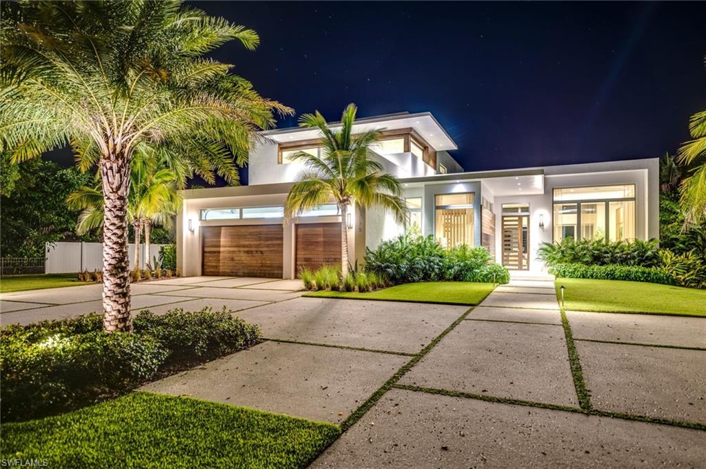 MOORINGS - Residential