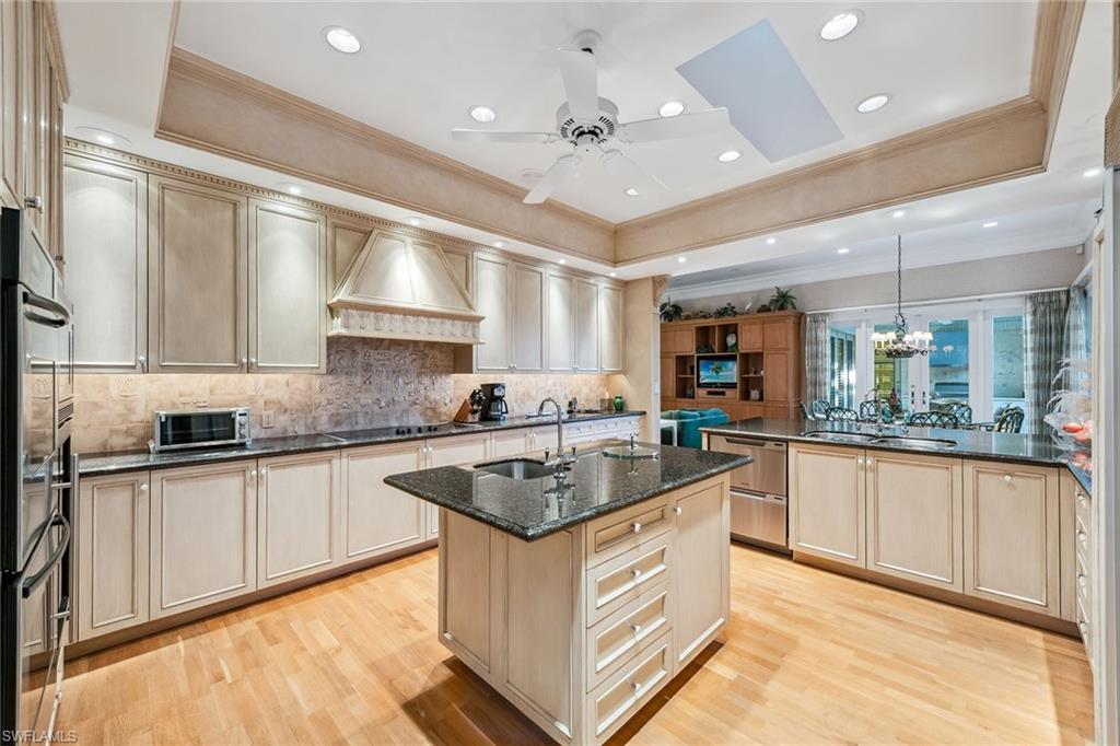 BAY COLONY SHORES - Residential