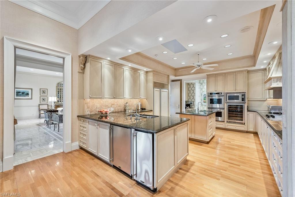 BAY COLONY SHORES - Residential