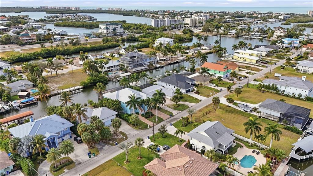 IMPERIAL SHORES - Residential