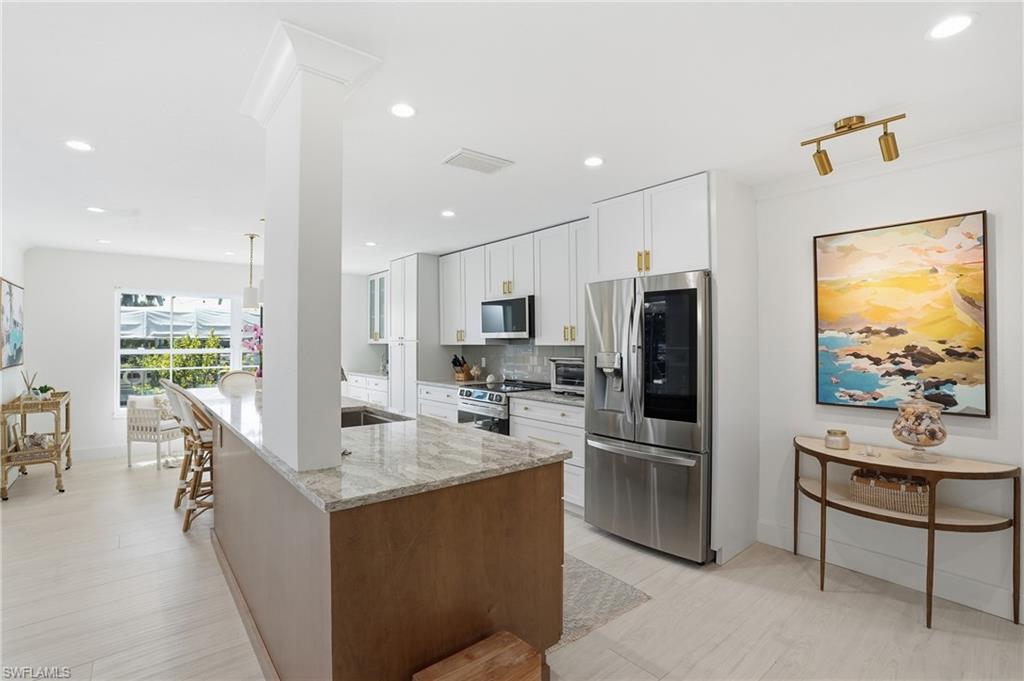 IMPERIAL SHORES - Residential