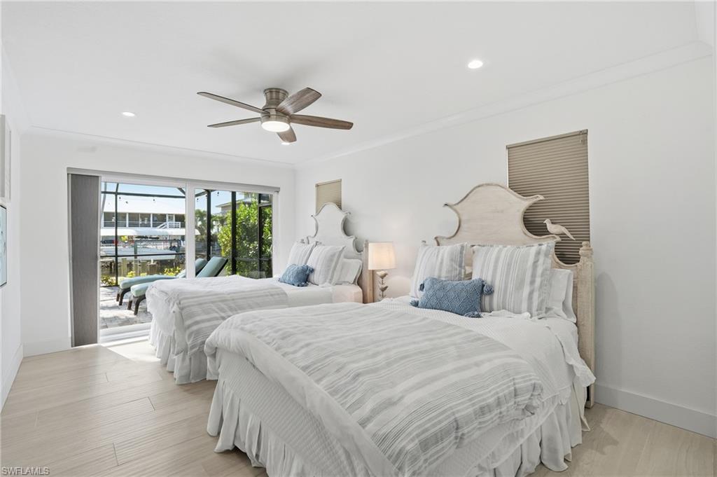 IMPERIAL SHORES - Residential