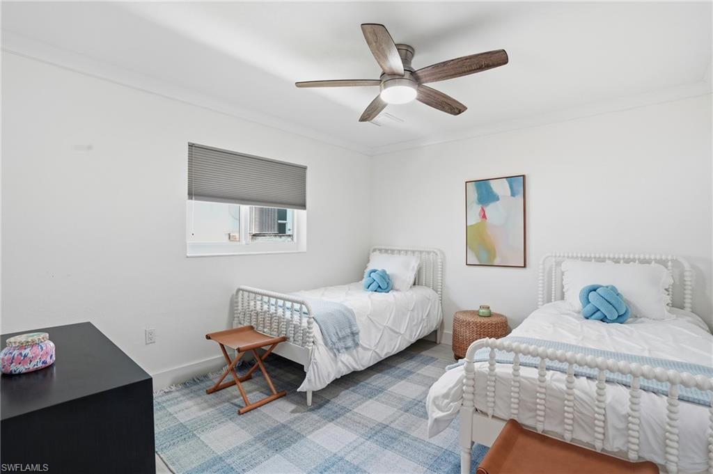 IMPERIAL SHORES - Residential