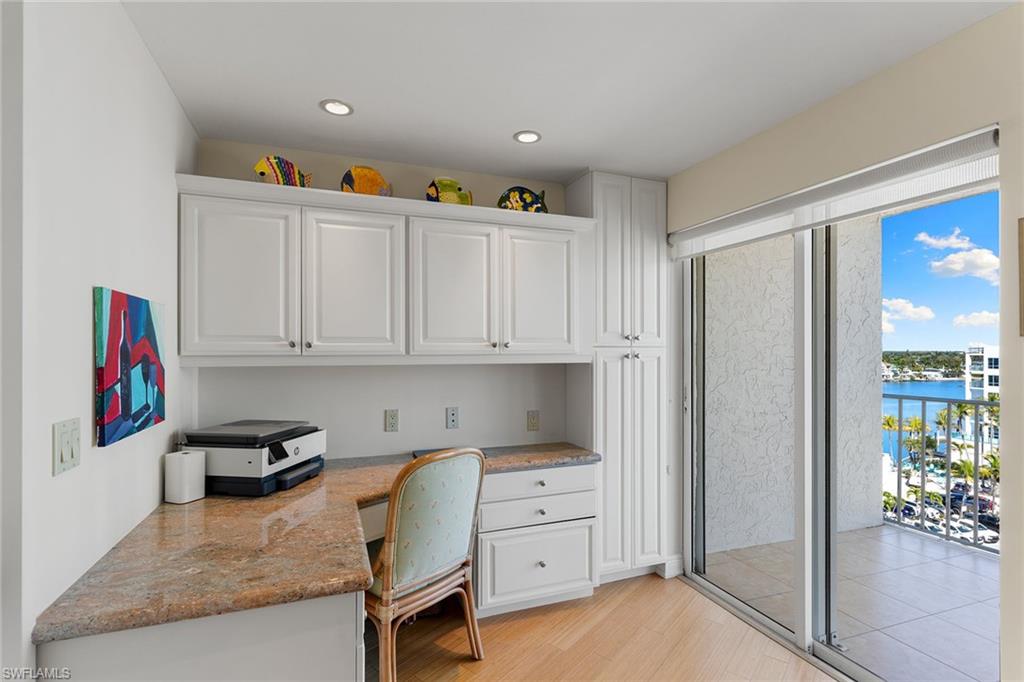 BEACHMOOR - Residential