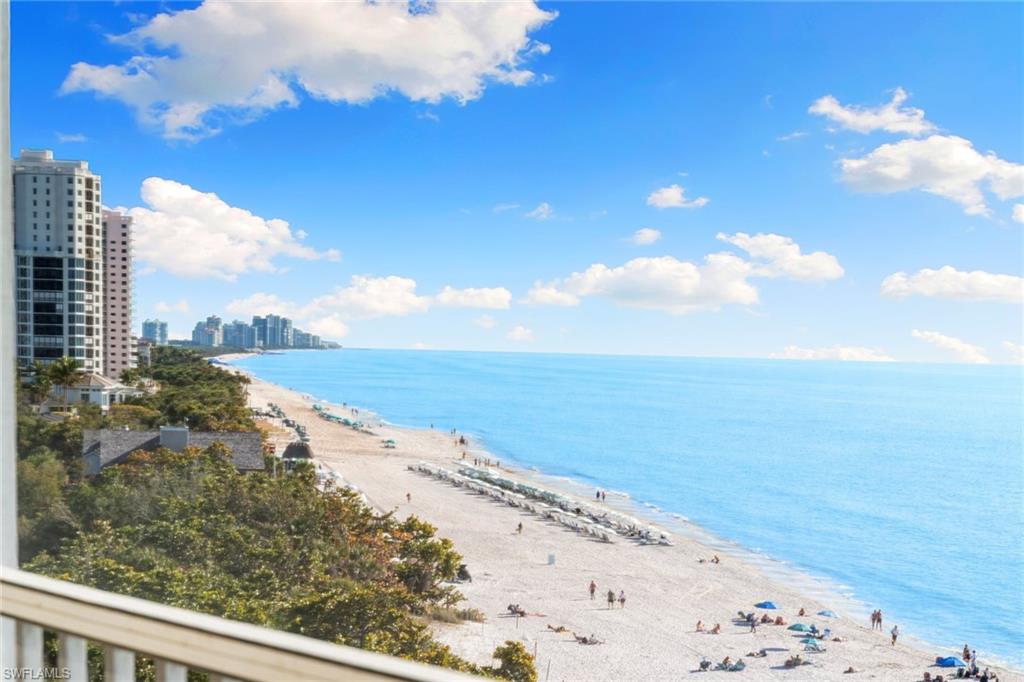 BEACHMOOR - Residential