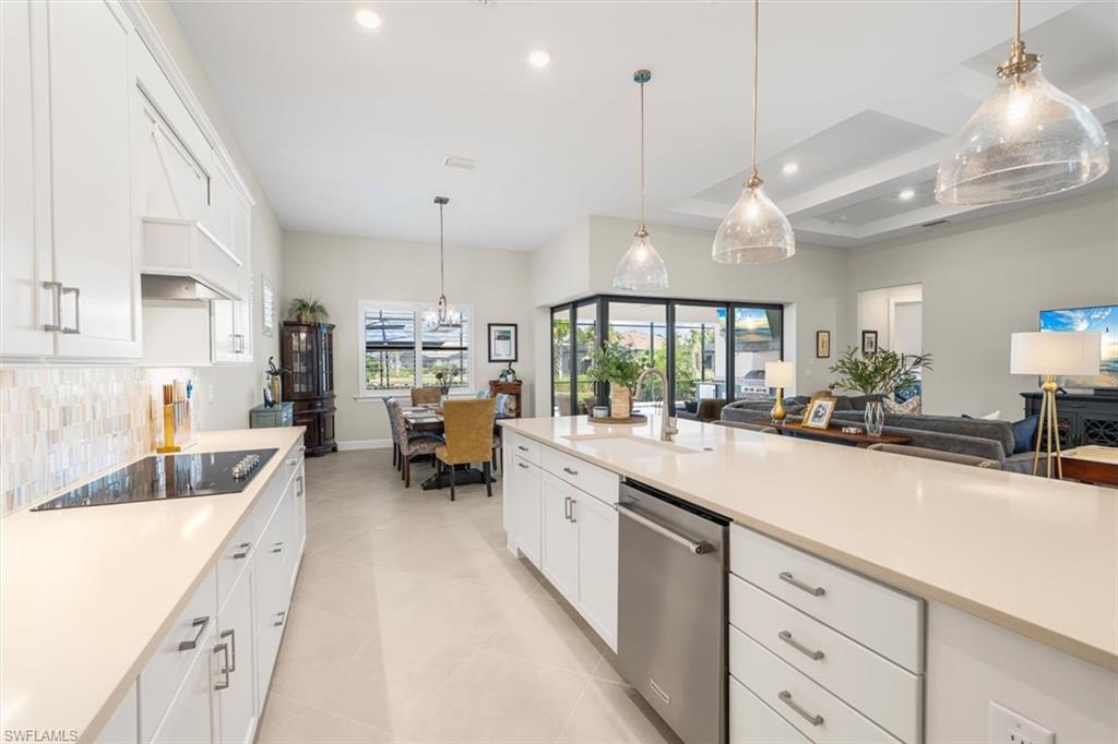 COUNTRY CLUB - Residential