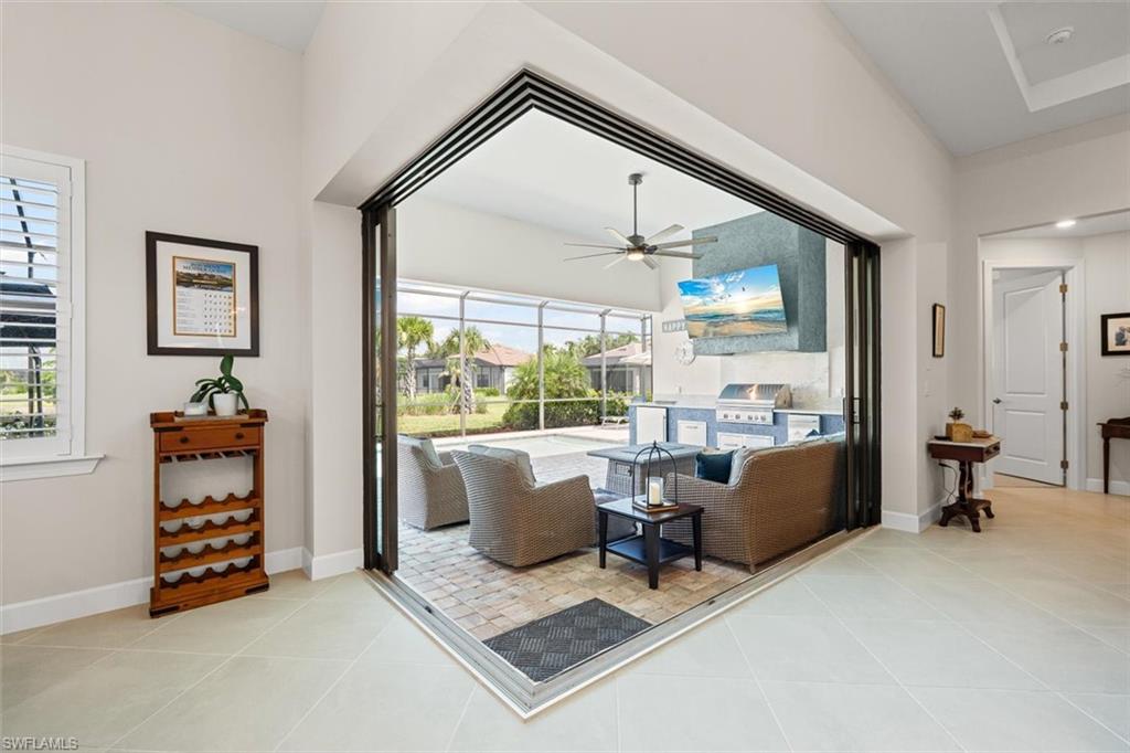 COUNTRY CLUB - Residential