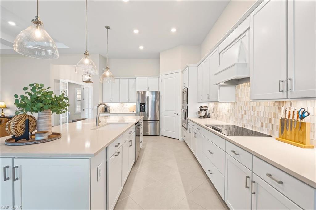 COUNTRY CLUB - Residential