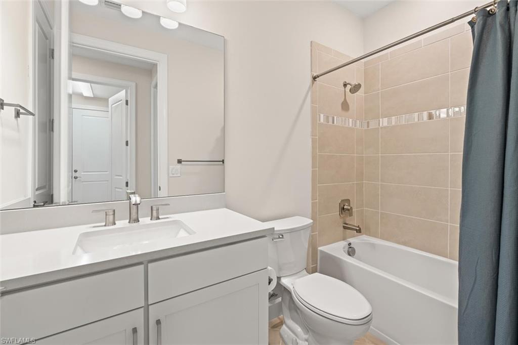 COUNTRY CLUB - Residential