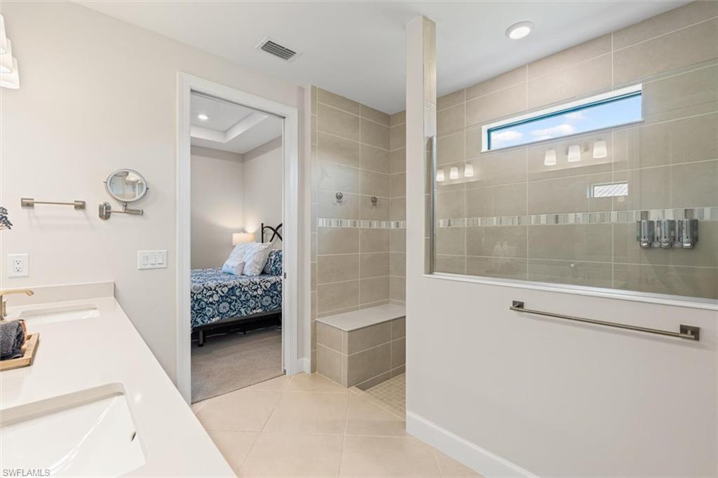 COUNTRY CLUB - Residential