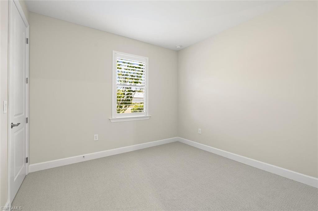 COUNTRY CLUB - Residential