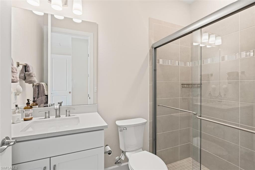 COUNTRY CLUB - Residential