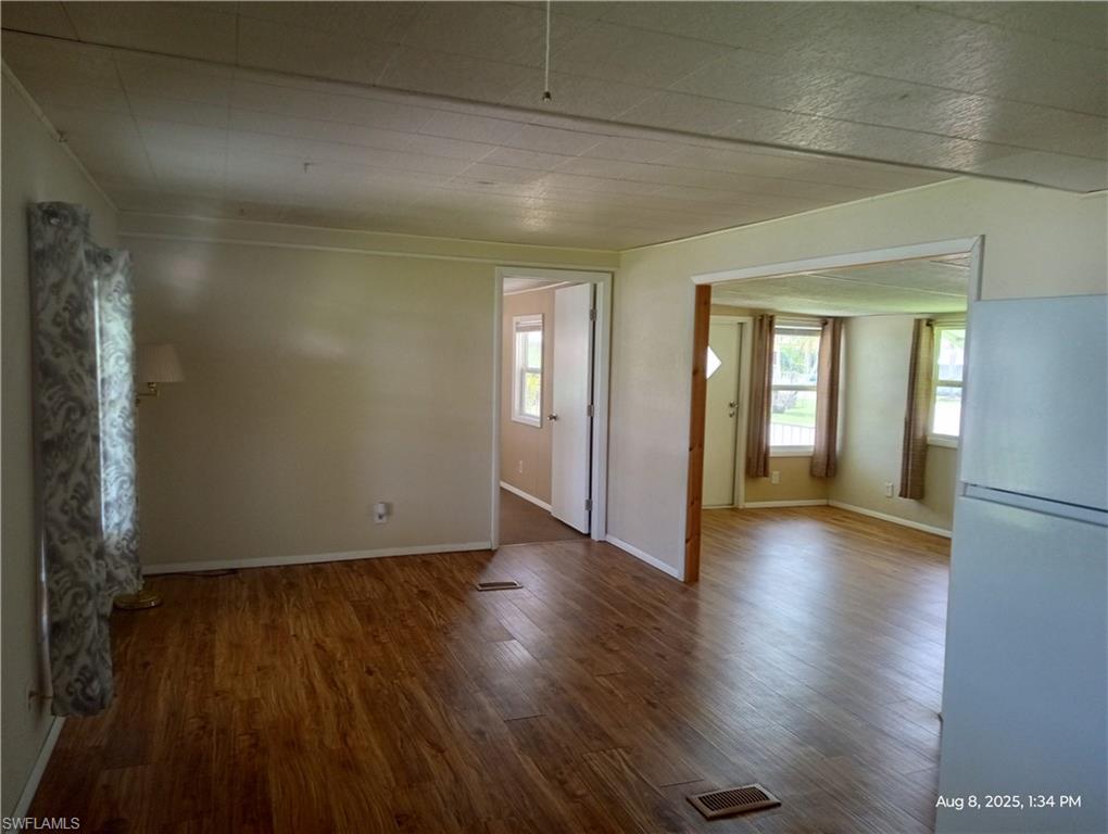 LAUREL ESTATES MOBILE HOME VIL - Residential