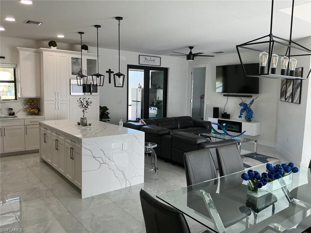 GOLDEN GATE ESTATES - Residential