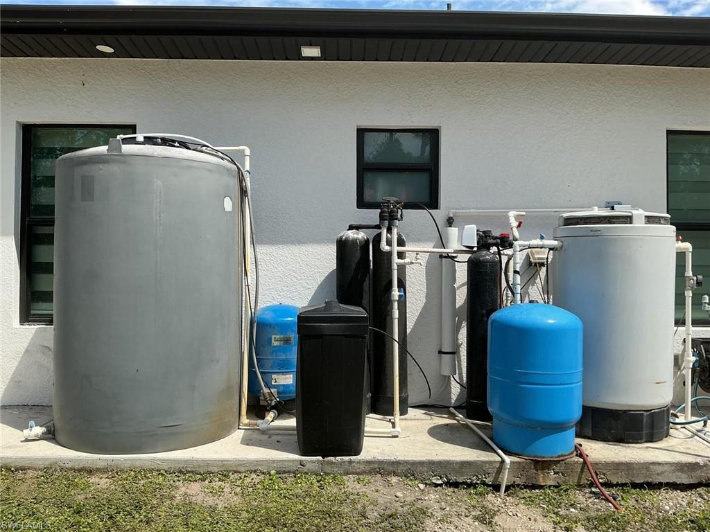 GOLDEN GATE ESTATES - Residential